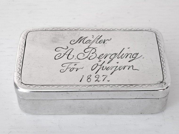 BELÖNINGSDOSA för ÖFVERJÄRN, B TORNBERG LINKÖPING 1828