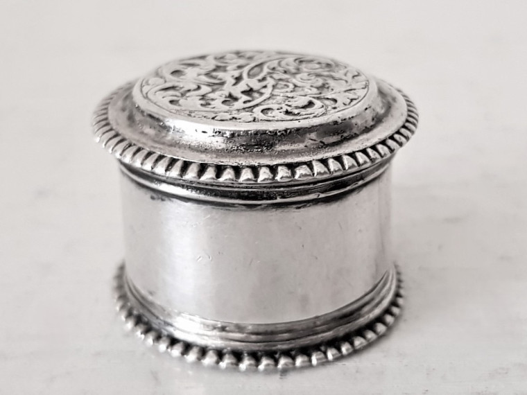 LUKTDOSA, BAROCK c:a 1730, troligen SYDSVERIGE