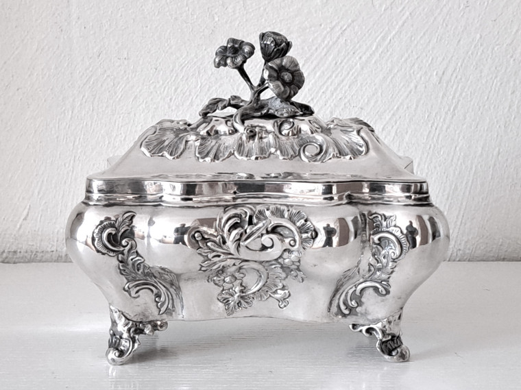 SOCKERSKRIN, NYROKOKO, C HAMMER STHLM 1850