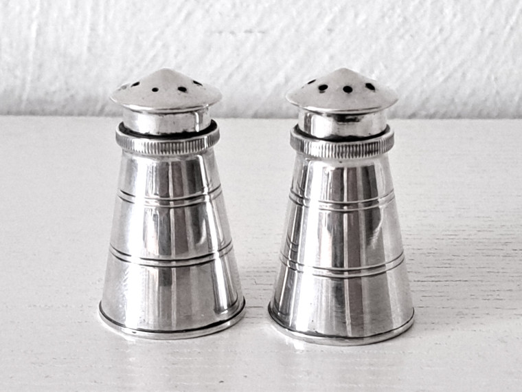 SALTSTRÖARE, AKSEL HOLMSEN OSLO c:a 1930