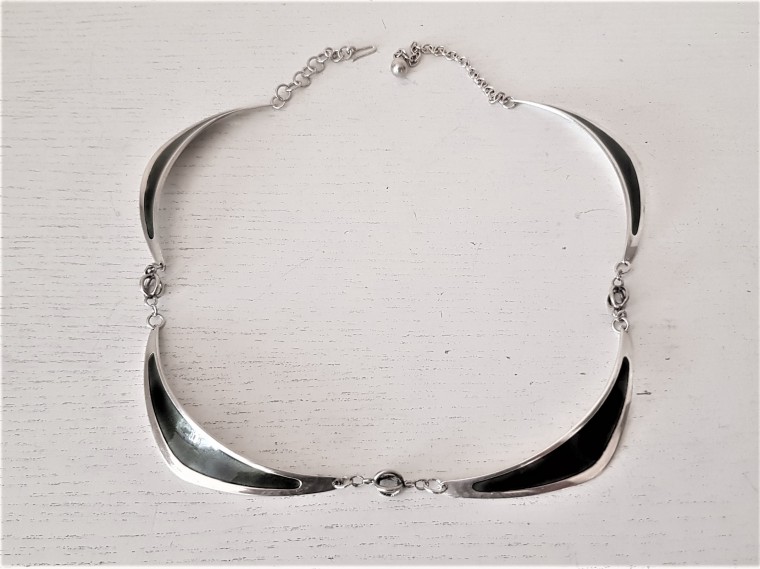 HALSBAND, EMALJ, sannolikt design BENGT WETTESJÖ, A MICHELSEN STHLM 1958