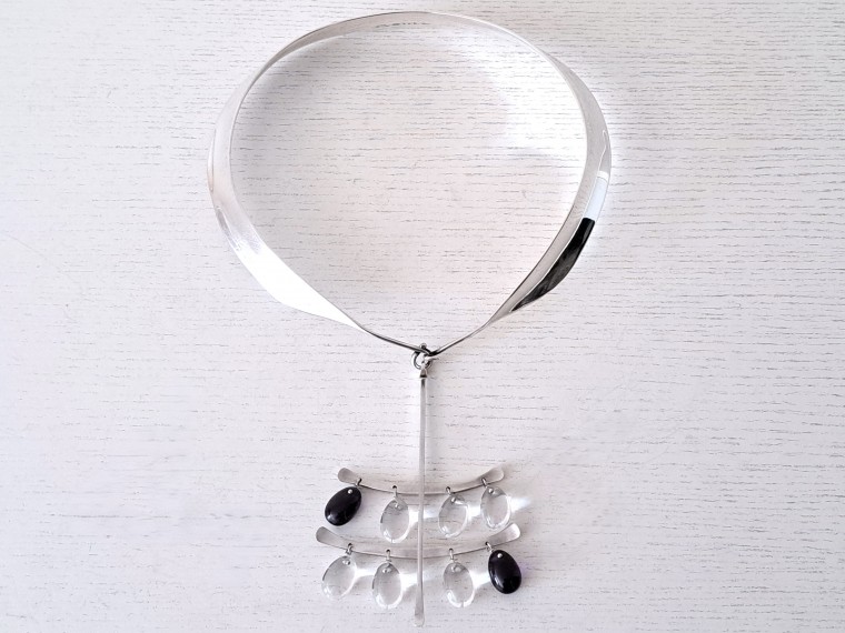 HALSRING o HÄNGE m AMETISTER och BERGKRISTALLER, sign TORUN BÜLOW-HÜBE, GEORG JENSEN c:a 1980