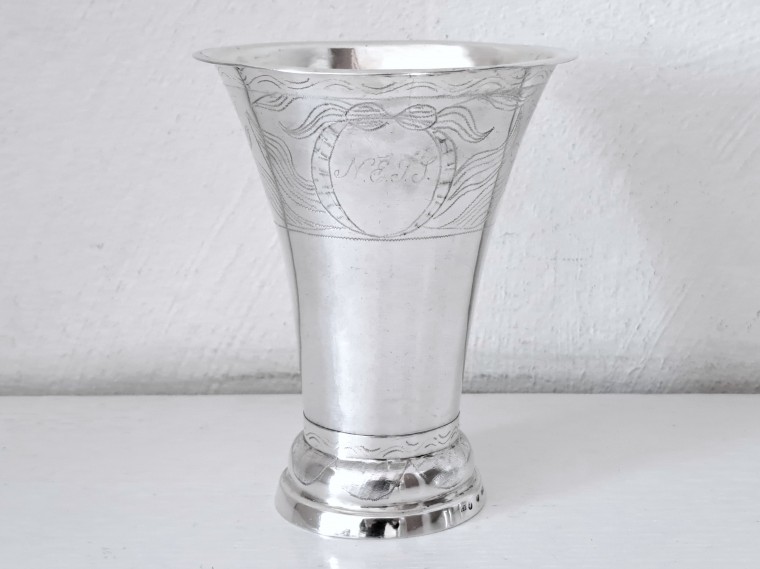 BÄGARE botten m infattad RIKSDALER SPECIE 1831, CG ÅBERG ARBOGA 1839